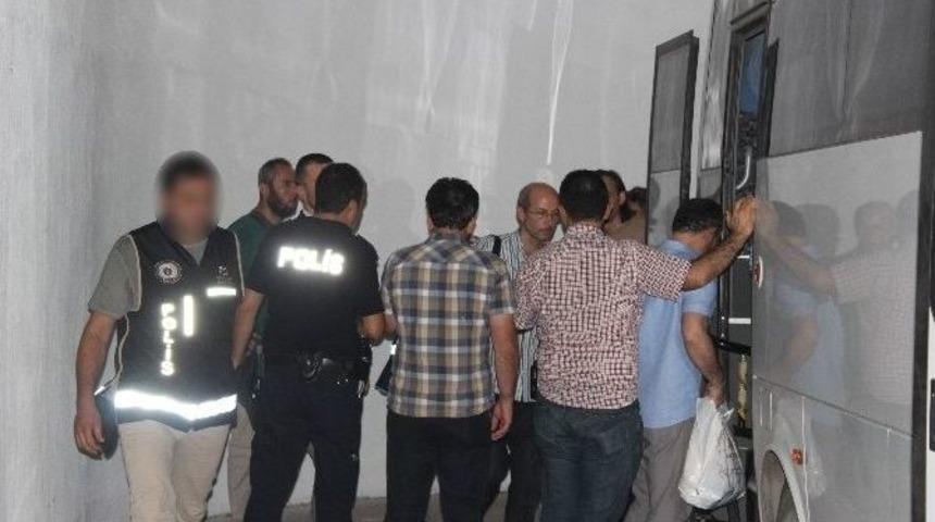 Denizli&rsquo;de 30 Akademisyen Tutuklandı