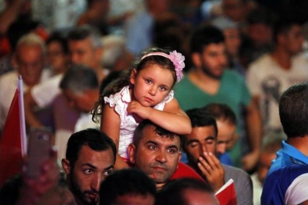 &Ccedil;ağrıyla Başlayan 27 G&uuml;nl&uuml;k Demokrasi N&ouml;beti &Ccedil;ağrıyla Sona Erdi