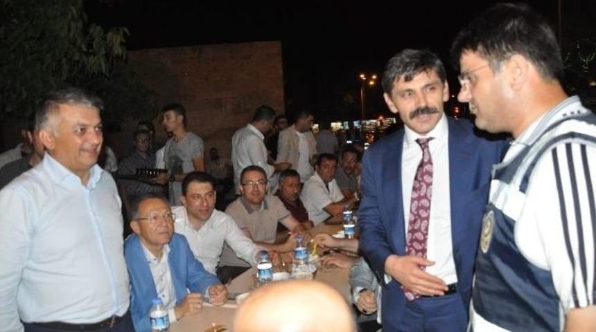 Polis Memurlarına Yaş G&uuml;n&uuml; S&uuml;rprizi