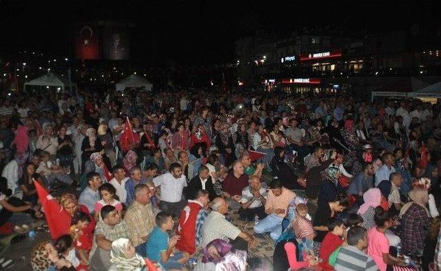 Aydın’da Son ’demokrasi Nöbeti’ Coşku İçinde Geçti