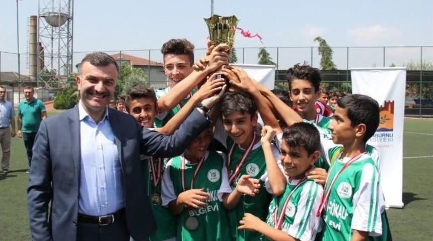 Şampiyonluk İ&ccedil;in Sahaya &Ccedil;ıktılar, G&ouml;n&uuml;lleri Kazandılar