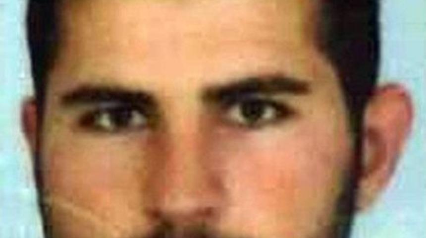 Otomobille Bi&ccedil;erd&ouml;verin Altına Girdiler: 2 &Ouml;l&uuml;