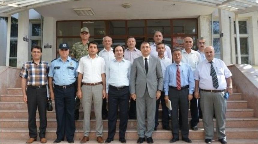 Vali Toprak Ak&ccedil;adağ İl&ccedil;esini Ziyaret Etti