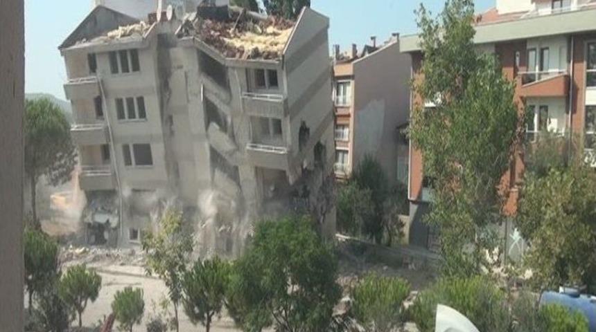 Polis Lojmanları İşte B&ouml;yle Yıkıldı...yıkımı İzlerken Canlarını Zor Kurtardılar