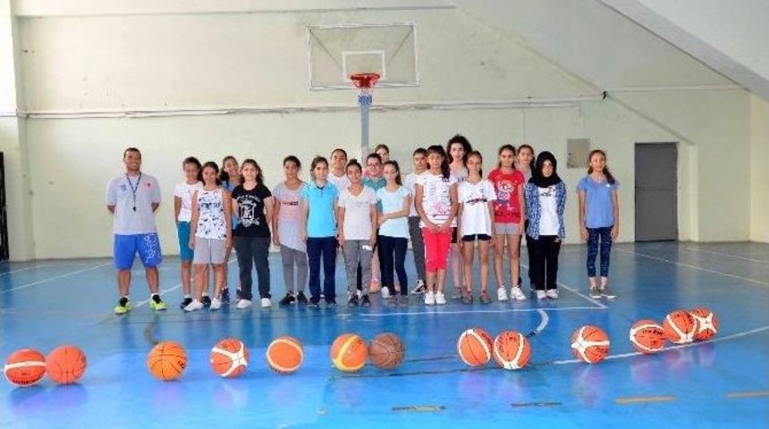 Sevin&ccedil;: "başarılı Sporcuları Kentimizdeki Kul&uuml;plere Kazandıracağız"