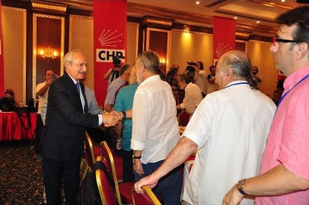 Kılı&ccedil;daroğlu Sanat&ccedil;ılarla Bir Araya Geldi