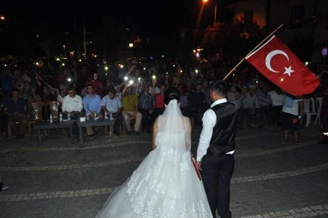 Nikahları Demokrasi N&ouml;betinde Kıyıldı