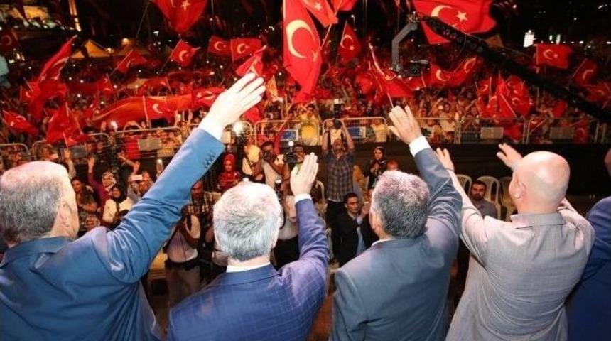 &Ccedil;olakbayrakdar, "demokrasi N&ouml;beti Y&uuml;reğimizde Devam Edecek"