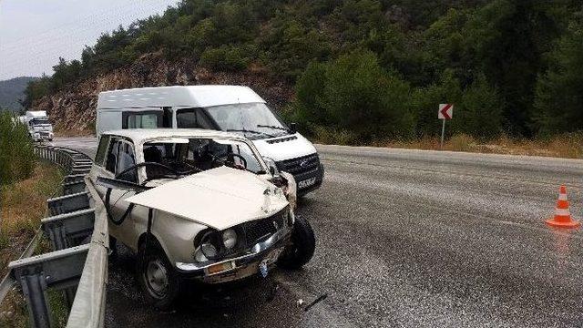 Otomobil Hurdaya Çıktı, Kazada Şöförün Burnu Bile Kanamadı