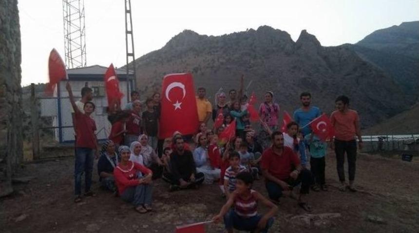 K&ouml;yl&uuml;ler Darbe Girişimini Kınadı