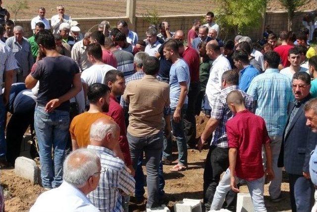 Mardin’in Kızıltepe İlçesinde Pkk’nın Hain Saldırısında Hayatını Kaybedenler Defnedildi