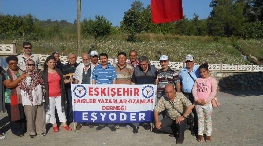 Eskişehirli Şairler Ve Ozanlar Isparta&rsquo;da &ldquo;şiir Ve T&uuml;rk&uuml;&rdquo; Ş&ouml;leni D&uuml;zenledi