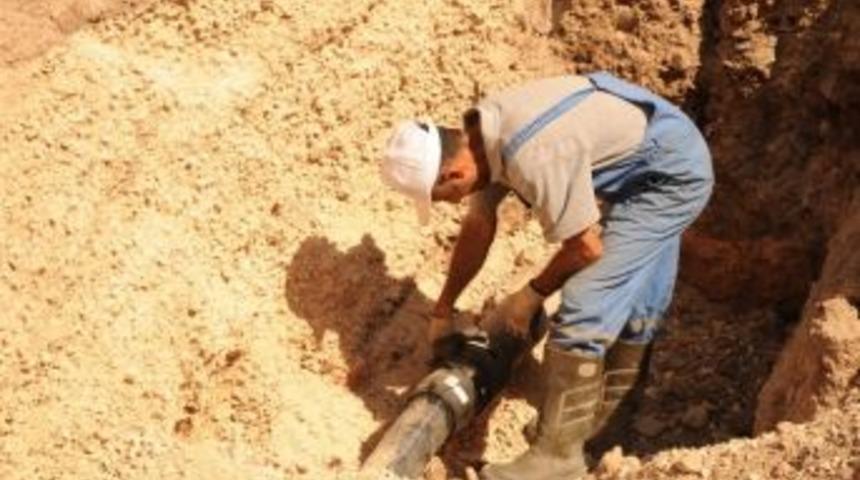 Dicle Mahallesi&rsquo;ne Polietilen Boru D&ouml;şeniyor