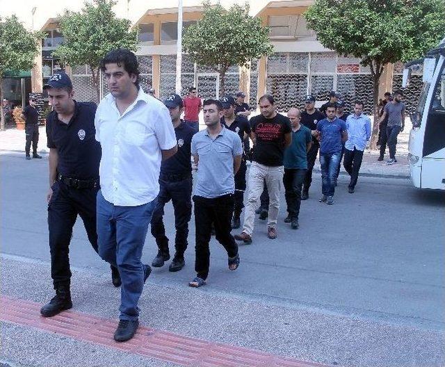 Fetö Operasyonunda Gözaltına Alınan 26 Adliye Personeli Adliyeye Sevk Edildi