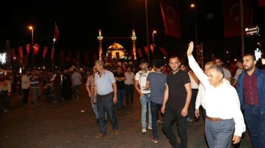 &ldquo;y&uuml;reğimiz, Fikrimiz Ve İnancımızla Her G&uuml;n Meydanlardayız"