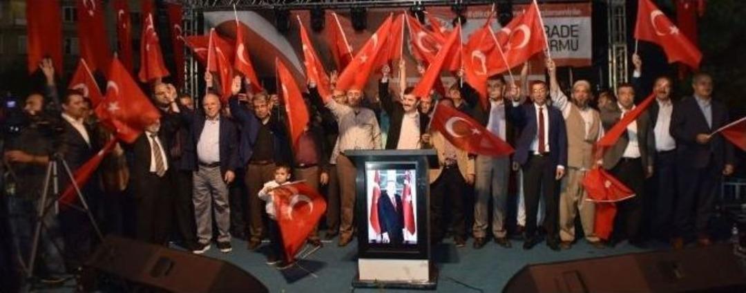 Başkan Sekmen&rsquo;den Dadaşlara Demokrasi Teşekk&uuml;r&uuml;