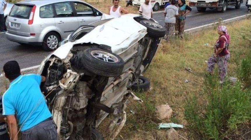 Milas’ta Otomobil Takla Attı; 2 Yaralı