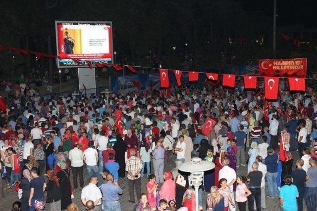 Başkan Köşker, Milli İrade Ve Demokrasi Nöbetine Katıldı