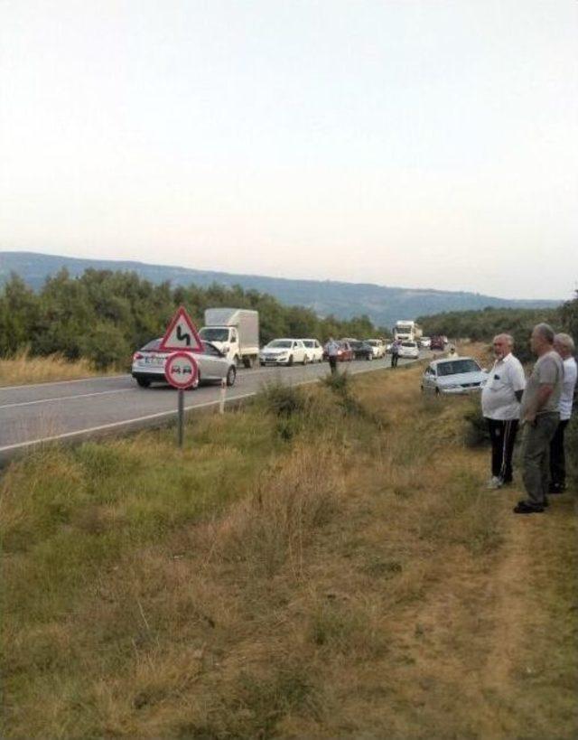 Devrilen Kamyon Malkara-şarköy Yolunu Ulaşıma Kapadı