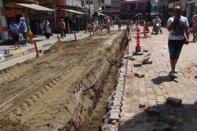 İslahiye Esnafı, Toza Rağmen Yürütülen Doğal Gaz Çalışmalarından Memnun Oldu