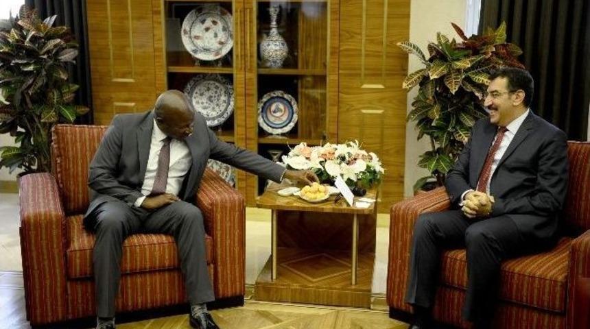 Bakan T&uuml;fenkci: &ldquo;fet&ouml; Karanlık Faaliyetlerini Y&uuml;r&uuml;tt&uuml;kleri Diğer &Uuml;lkeler İ&ccedil;in De Tehdit Oluşturmaktadır"