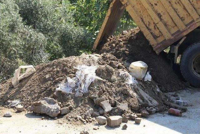 Turgutlda Şiddetli Yağmur Sonrası Yaralar Sarılıyor