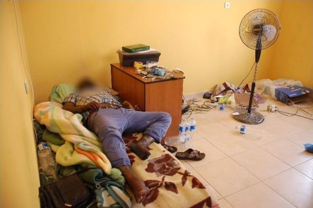 Cesedi G&uuml;&ccedil;l&uuml;kle Taşıdılar