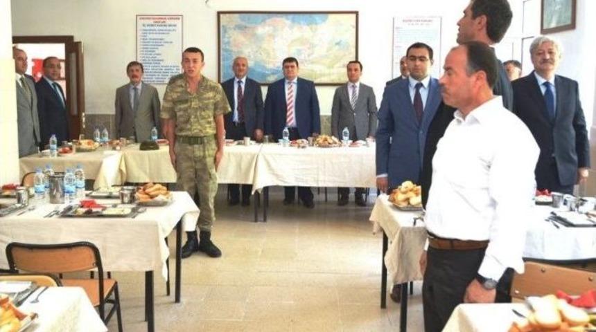 Vali Arslantaş Kemah İl&ccedil;esini Ziyaret Etti
