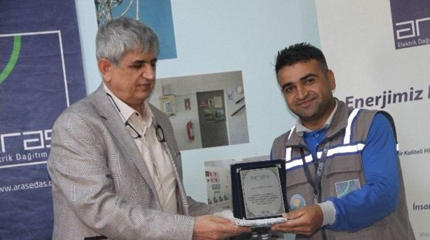 Aras Edaş İş Sağlığı Ve G&uuml;venliğine Uyan Personelini &Ouml;d&uuml;llendirdi
