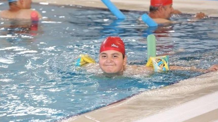 &Uuml;cretsiz Havuzlardan 35 Bin Kişi Faydalandı