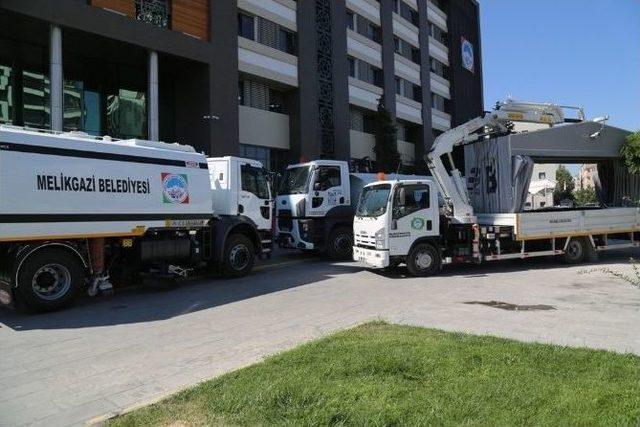 Melikgazi Belediyesi Her Geçen Gün Araç Parkını Yeniliyor