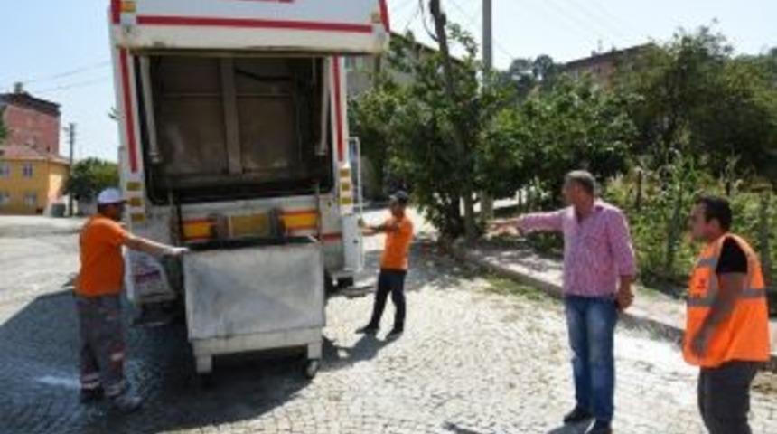 Tekkek&ouml;y Belediyesi Konteynerleri Dezenfekte Ediyor