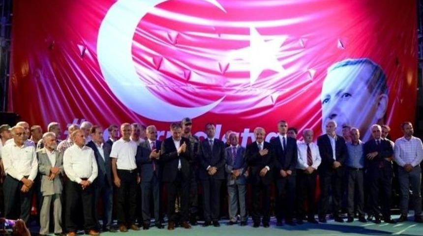 Vali Mustafa Toprak: