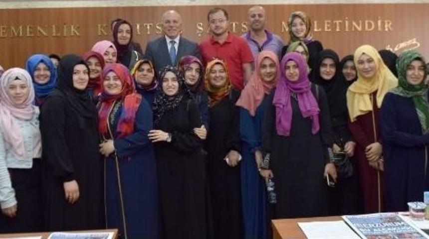 Başkan Sekmen Gen&ccedil;lerle Buluştu