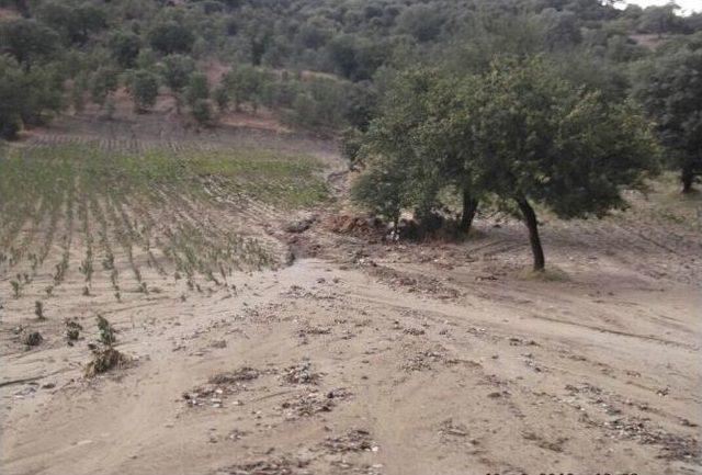 Manisa Büyükşehir’den Demirci’deki Yağış Sonrası Yoğun Çalışma