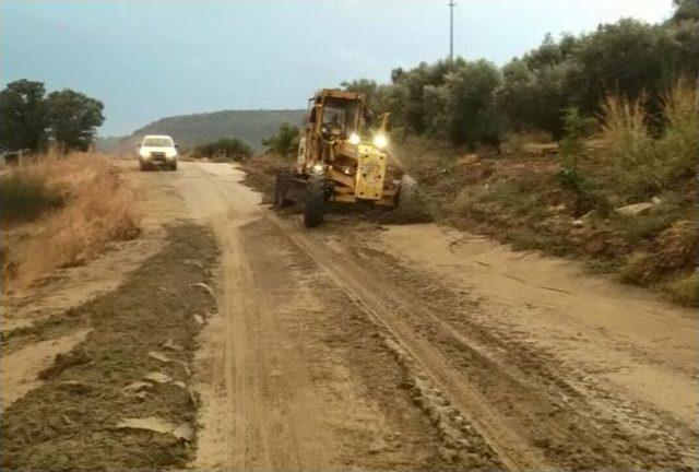 Manisa Büyükşehir’den Demirci’deki Yağış Sonrası Yoğun Çalışma