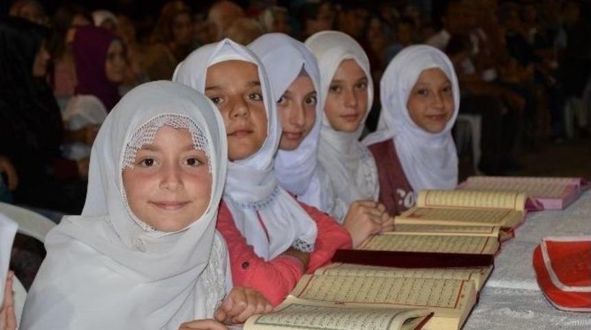 Kur&rsquo;an Kursunu Bitiren Miniklerin Mezuniyet Coşkusu