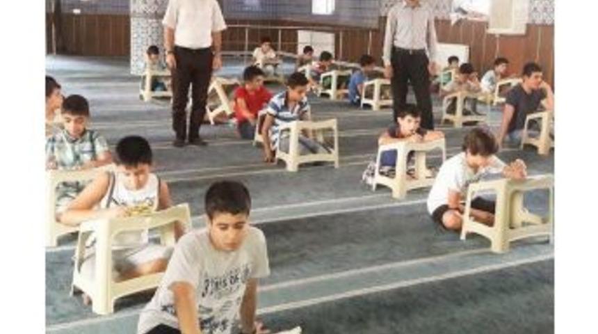 Kuran Kursu &Ouml;ğrencileri Sınava Girdi