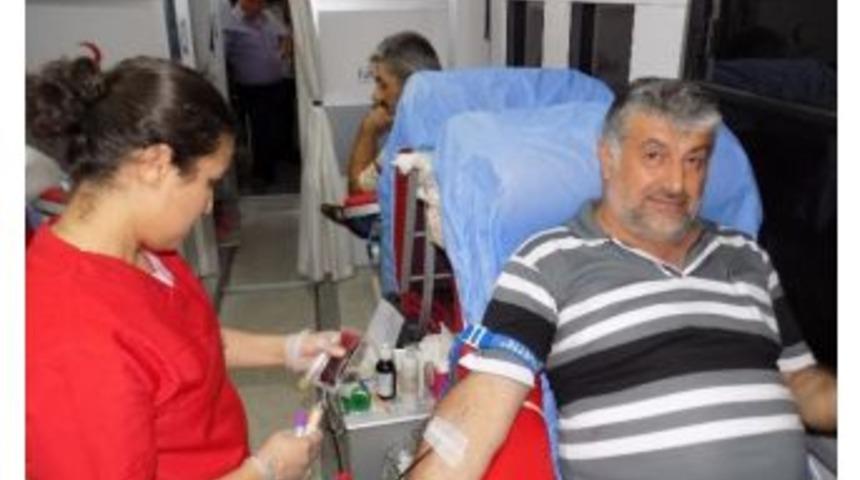 53 Yaşında 22. Kez Kan Verdi