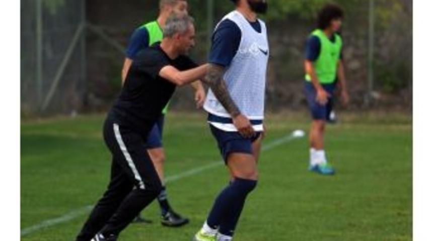 Ozan İpek &Ouml;z&uuml;r Diledi, Adana Demirspor Kampına Geri D&ouml;nd&uuml;