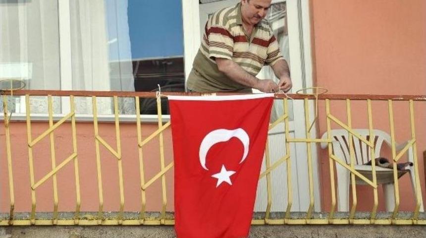 (&ouml;zel Haber) Bir Bayrak Astı, Herkes Onu Tanıdı