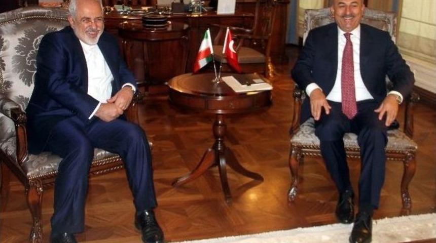 Bakan &Ccedil;avuşoğlu, İran Dışişleri Bakanı Zarif İle Bir Araya Geldi
