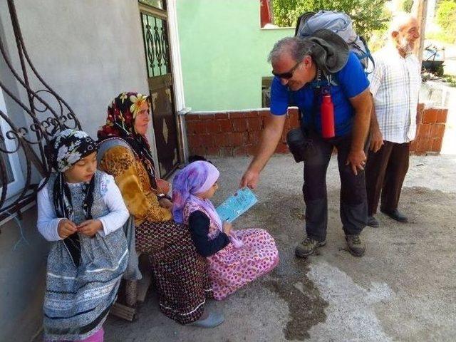 Niksarlı Doğaseverler Hem Geziyor Hem De Okumaya Teşvik Ediyor