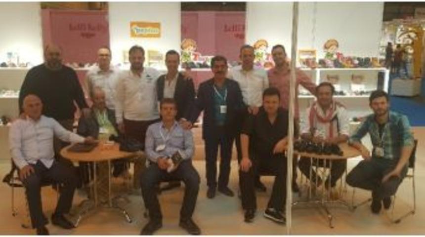 İzto &Uuml;yesi Ayakkabıcılar İngiltere&rsquo;de