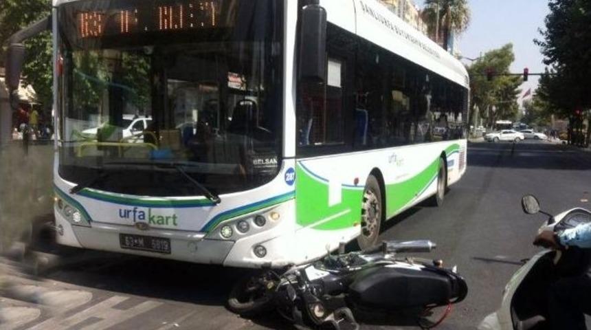 Motosiklet S&uuml;r&uuml;c&uuml;s&uuml; &Ouml;l&uuml;mden Kıl Payı Kurtuldu