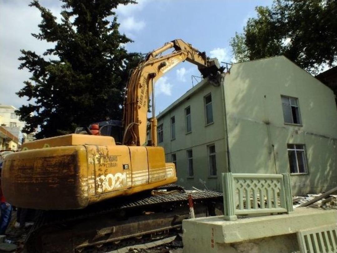 Kent Merkezlerindeki Askeri Binalara İlk Yıkım Antalya&rsquo;dan