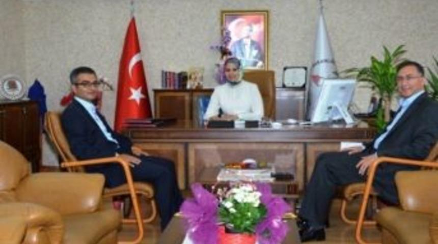 Kaymakamlar Şakalar Ve &Ouml;zdel&rsquo;den İl Milli Eğitim M&uuml;d&uuml;r&uuml; Durmuş&rsquo;a Hayırlı Olsun Ziyareti