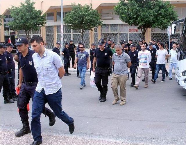 Fetö Operasyonunda Gözaltına Alınan 20 Adliye Personeli Adliyeye Sevk Edildi