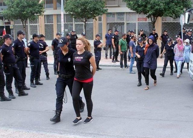 Fetö Operasyonunda Gözaltına Alınan 20 Adliye Personeli Adliyeye Sevk Edildi