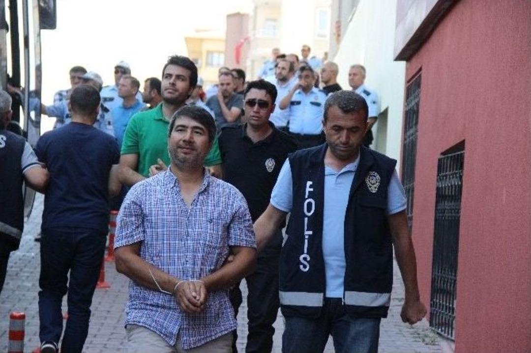 Kayseri&rsquo;de Fet&ouml;/pdy Operasyonunda G&ouml;zaltına Alınan 45 Polis Adliyeye Sevk Edildi